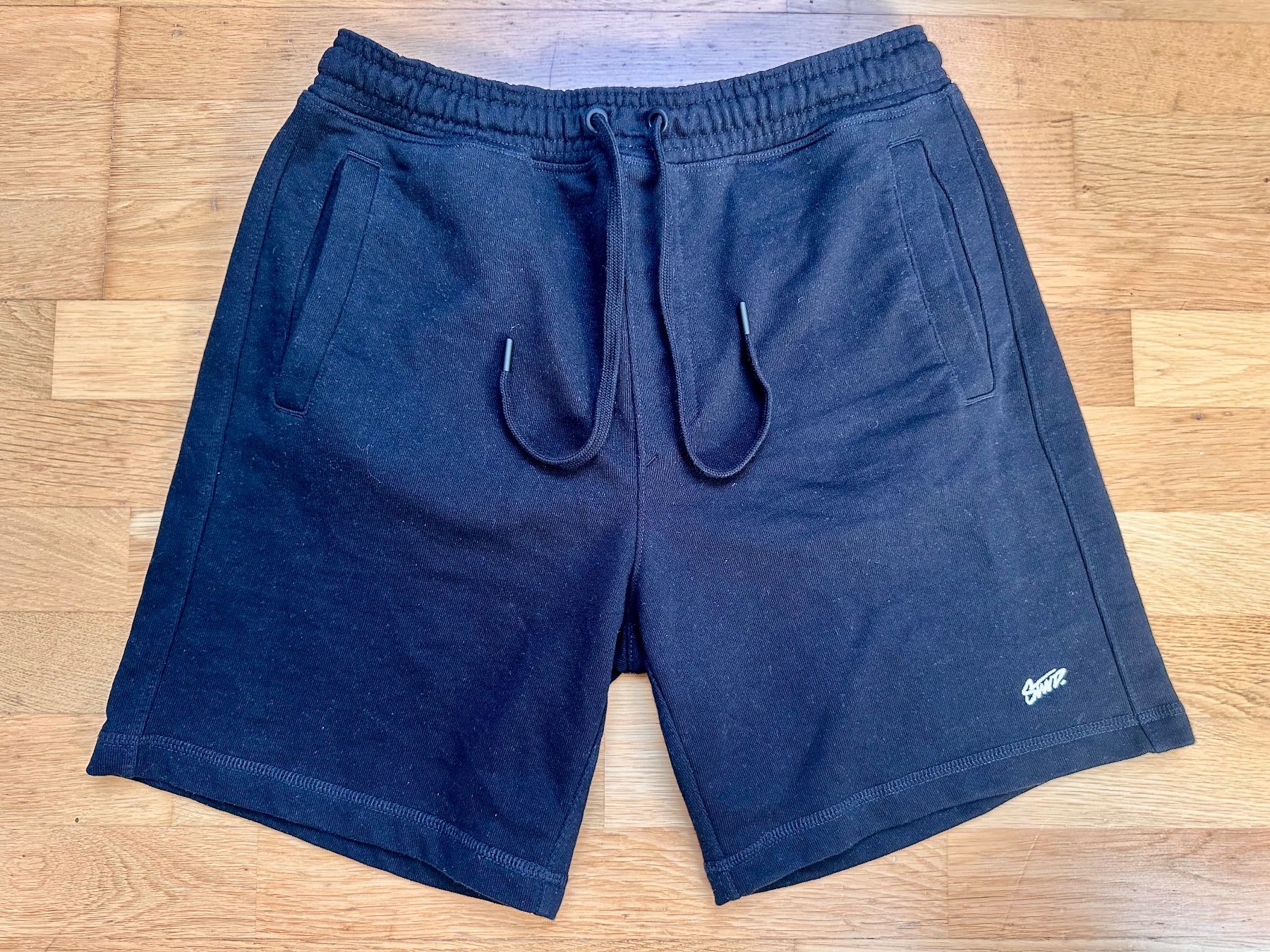 Pull&Bear Pantaloni: STWD Herren Shorts M Schwarz Pull & Bear Sweat Jogger Pants – Usato da Binningen venduto da Rewind1