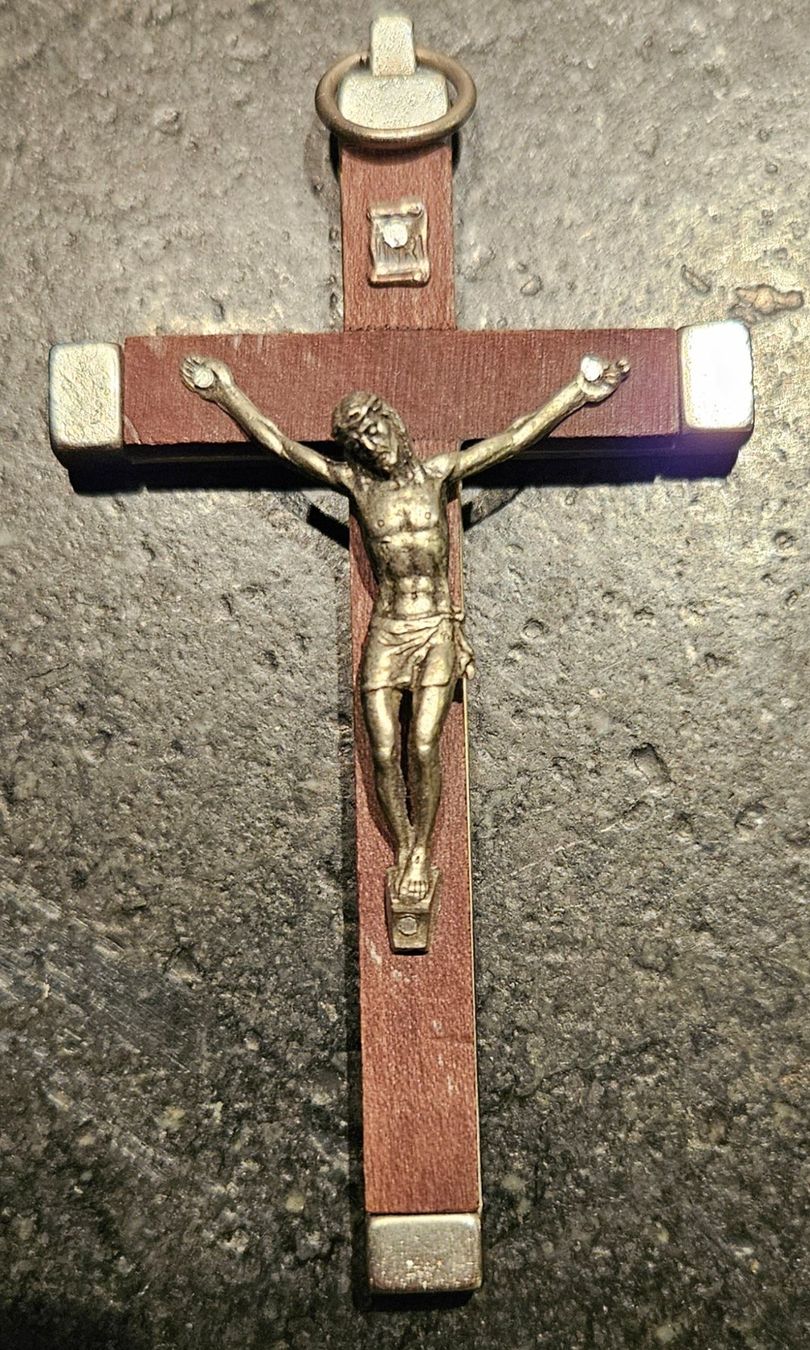 Anhänger: Croix – Gebraucht aus Erlach von roberto910