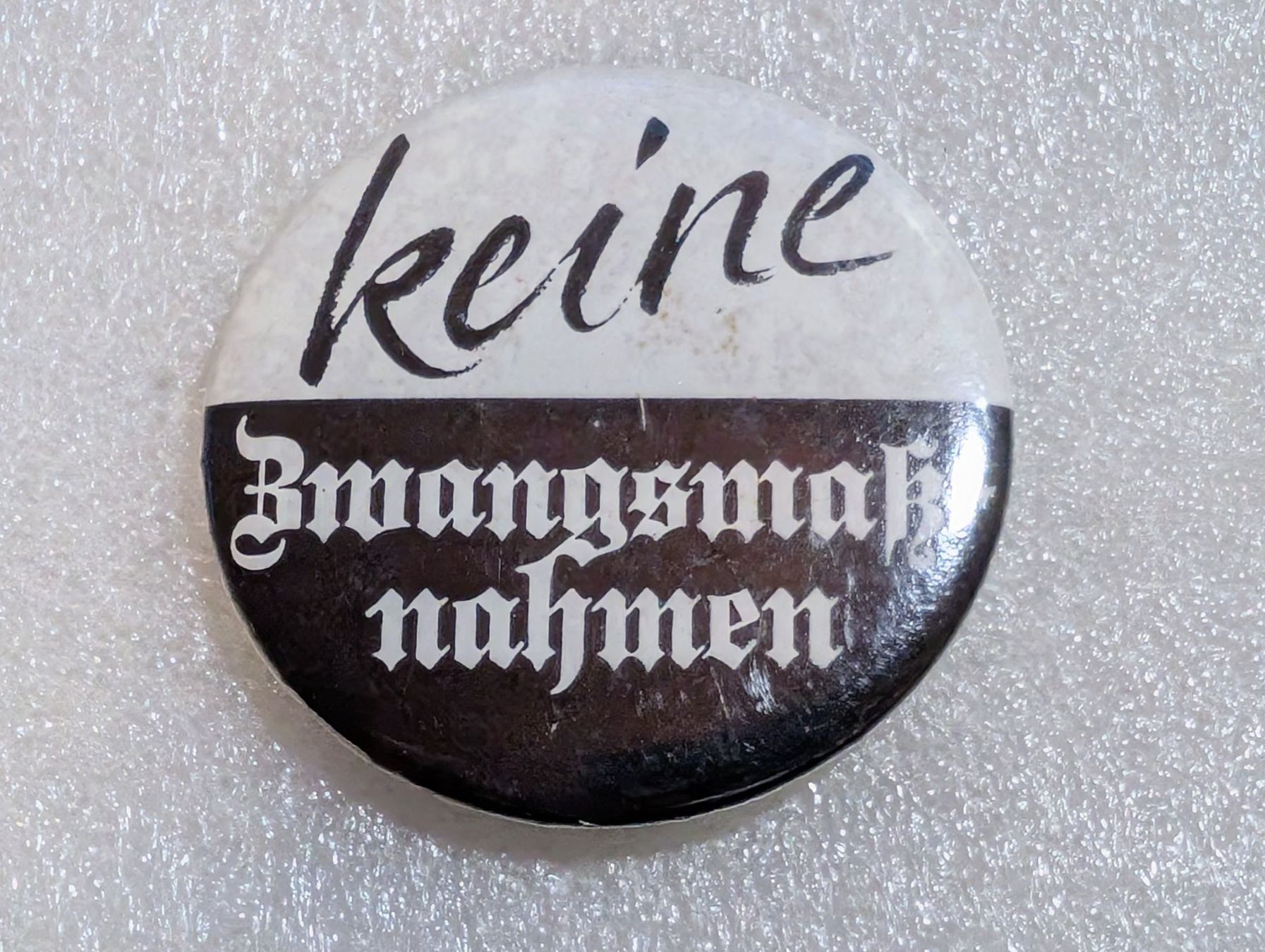 Plaquettes & Badges: Ansteckbutton 235: – D'occasion à Oppligen par Pin-Fall-Shop