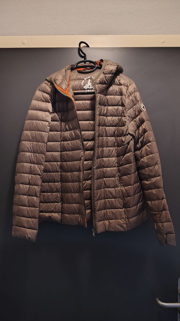 Vestes: Veste Jott taille L à vérifier sur place – D'occasion à Puidoux par Sophia70