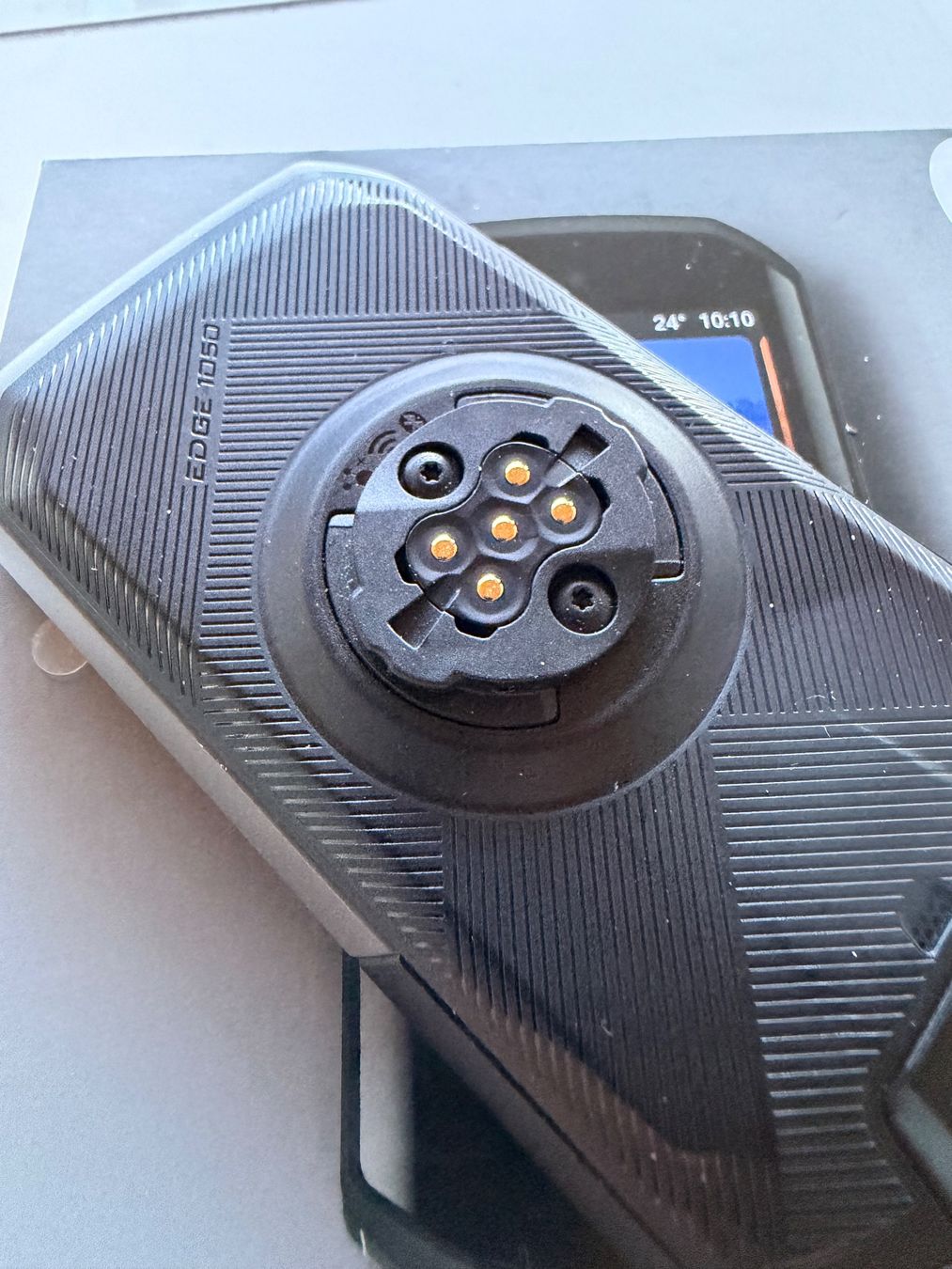 Garmin Computer & Strumenti di misurazione: GARMIN Edge 1050 - Neuwertig – Nuovo (secondo la descrizione) da Wettswil venduto da TheBlueCat 2