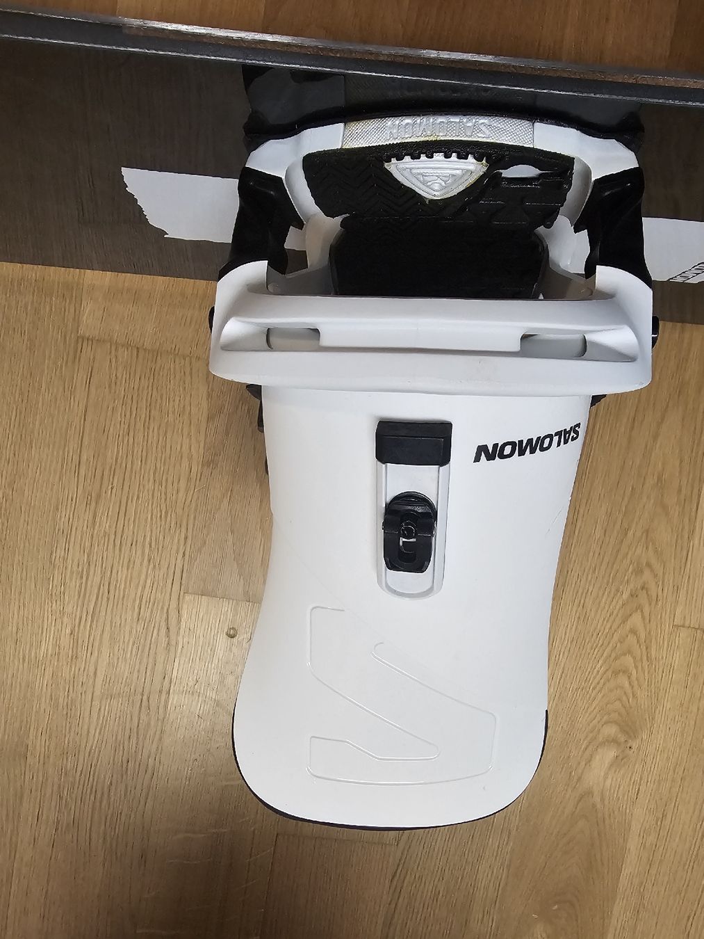 Salomon Board: Snowboard Salomon 157 W + fixations L – Usato da Lausanne venduto da AldoA90 1
