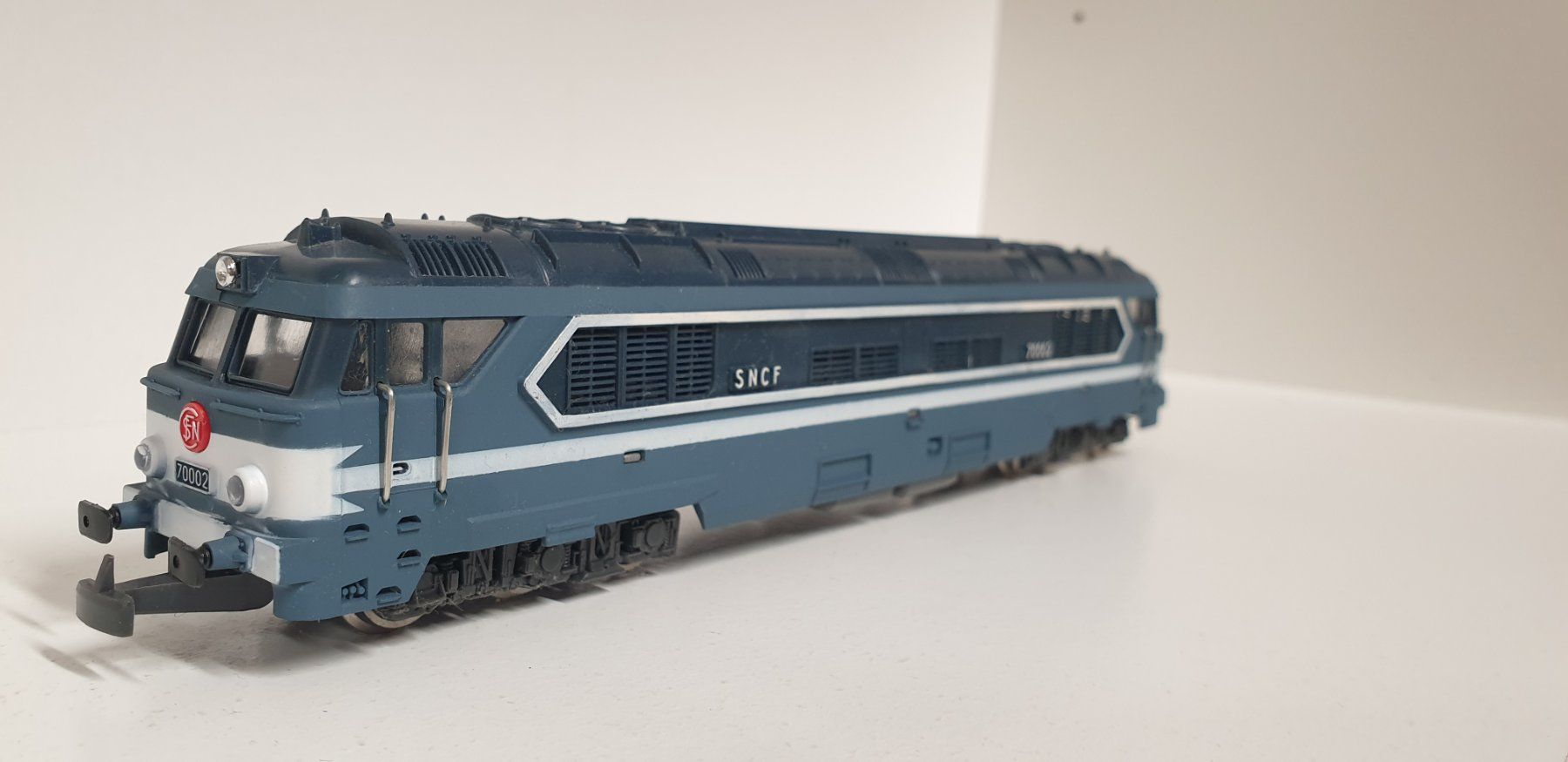 Jouef Modellini di ferrovie: Jouef SNCF Diesellok H0/DC – Usato da Neuenhof venduto da ludovicco