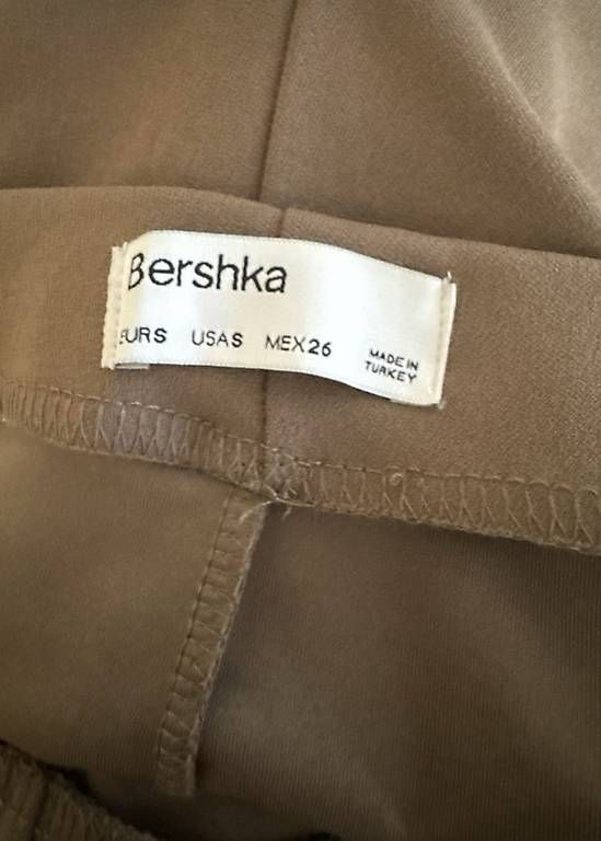 Bershka Pantaloni: Bershka Stoffhose mit Schlitz, Gr. S – Usato da Brüttisellen venduto da Ariana-24 1