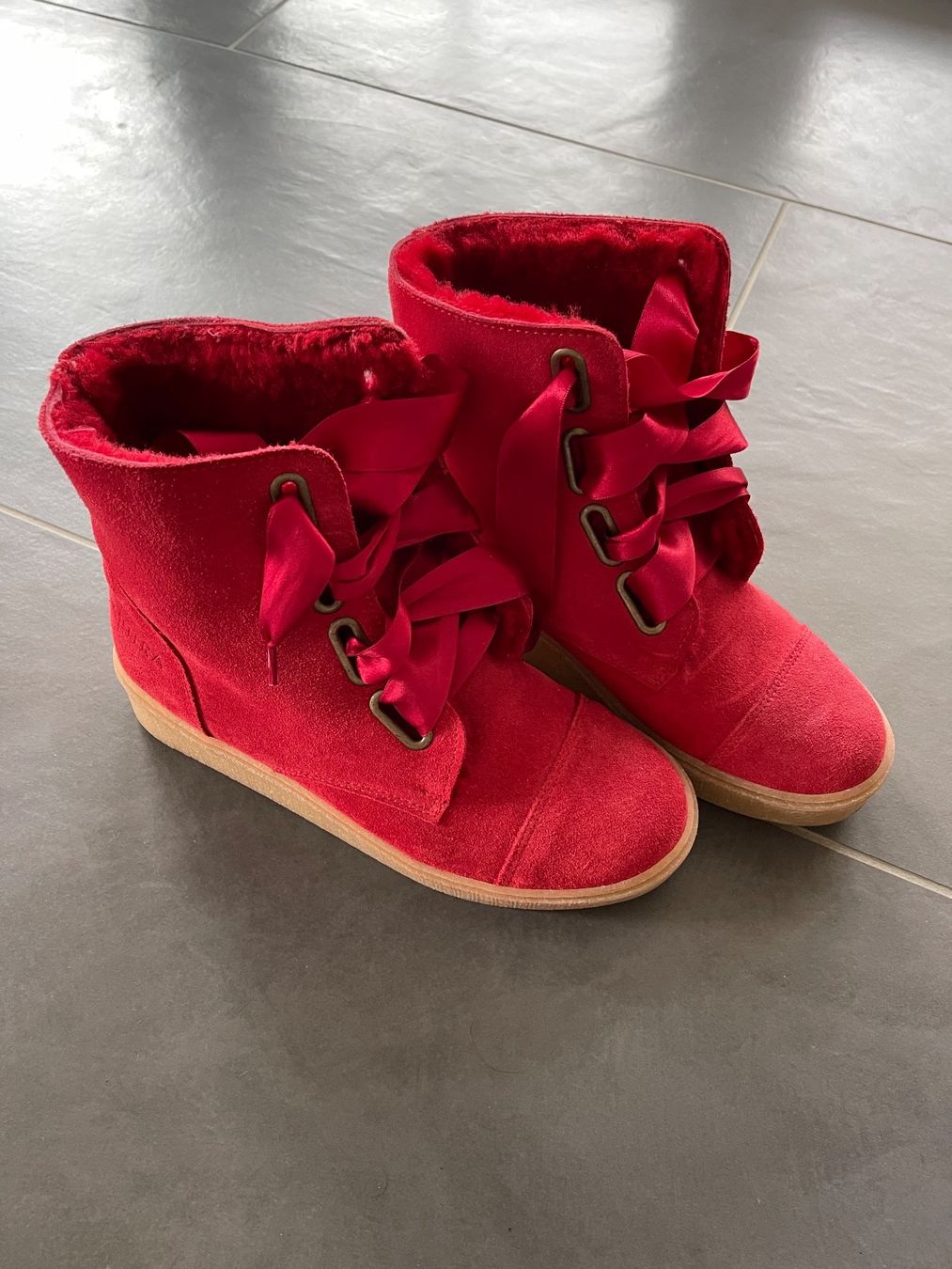 Scarpe da donna: Kuschelige Winterstiefelchen 37 – Usato da Ettingen venduto da cla_526w