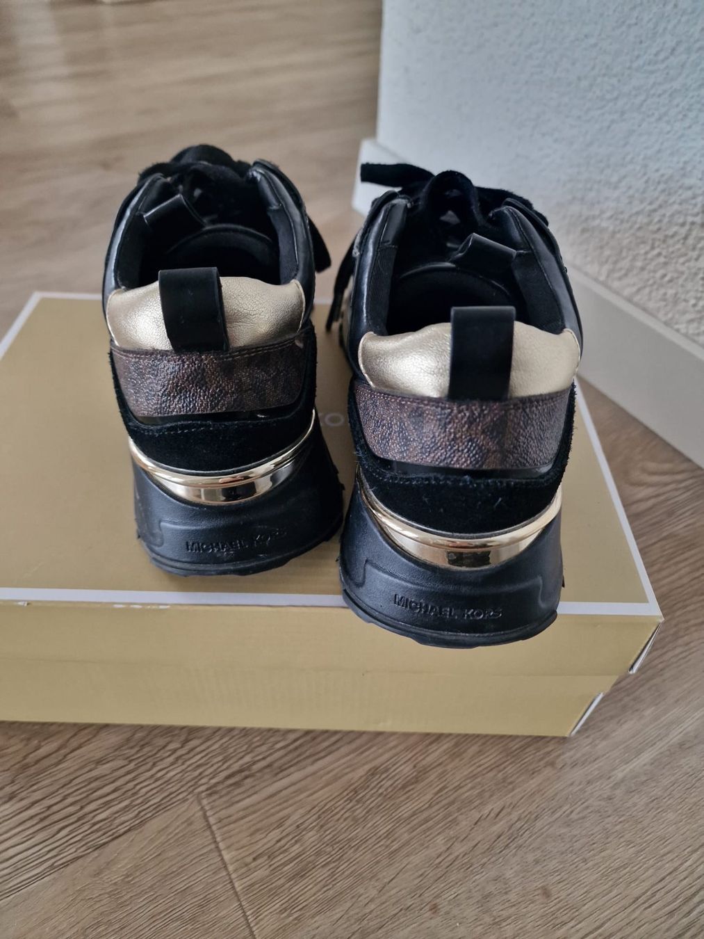Michael Kors Scarpe da donna: Michael Kors Schuhe grösse 37 – Usato da Seftigen venduto da G00 4