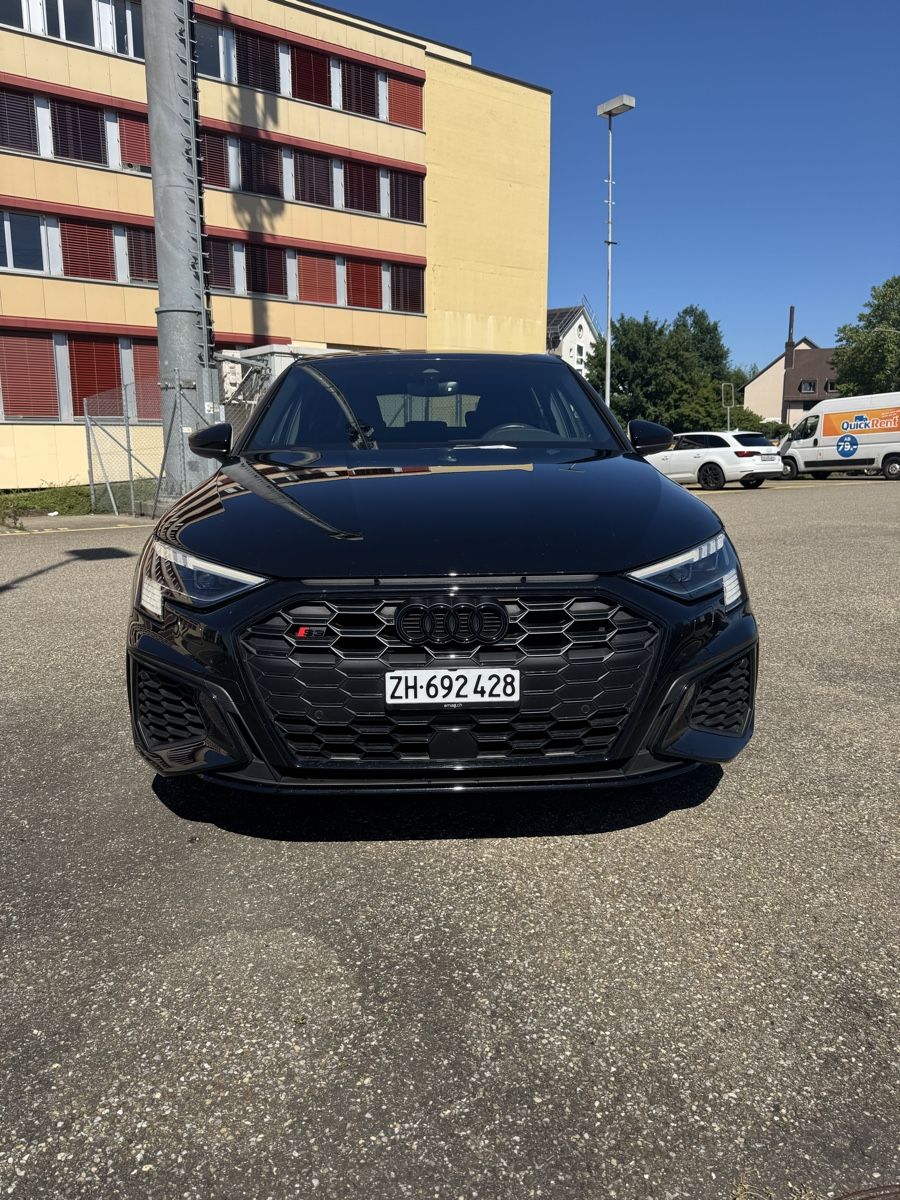 Audi Automobili: Schwarzer Audi S3 Sportback - Top Zustand – Usato da Schwerzenbach venduto da nic_w5mz 1