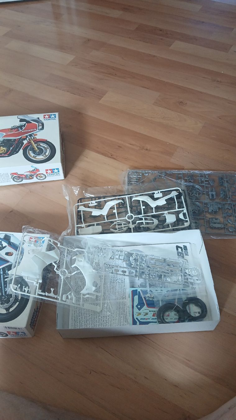 Tamiya Modellbausätze & Standmodelle: Tamiya Honda CB1100R / CBR400F – Neu (gemäss Beschreibung) aus Rickenbach LU von mai_cyk6 3