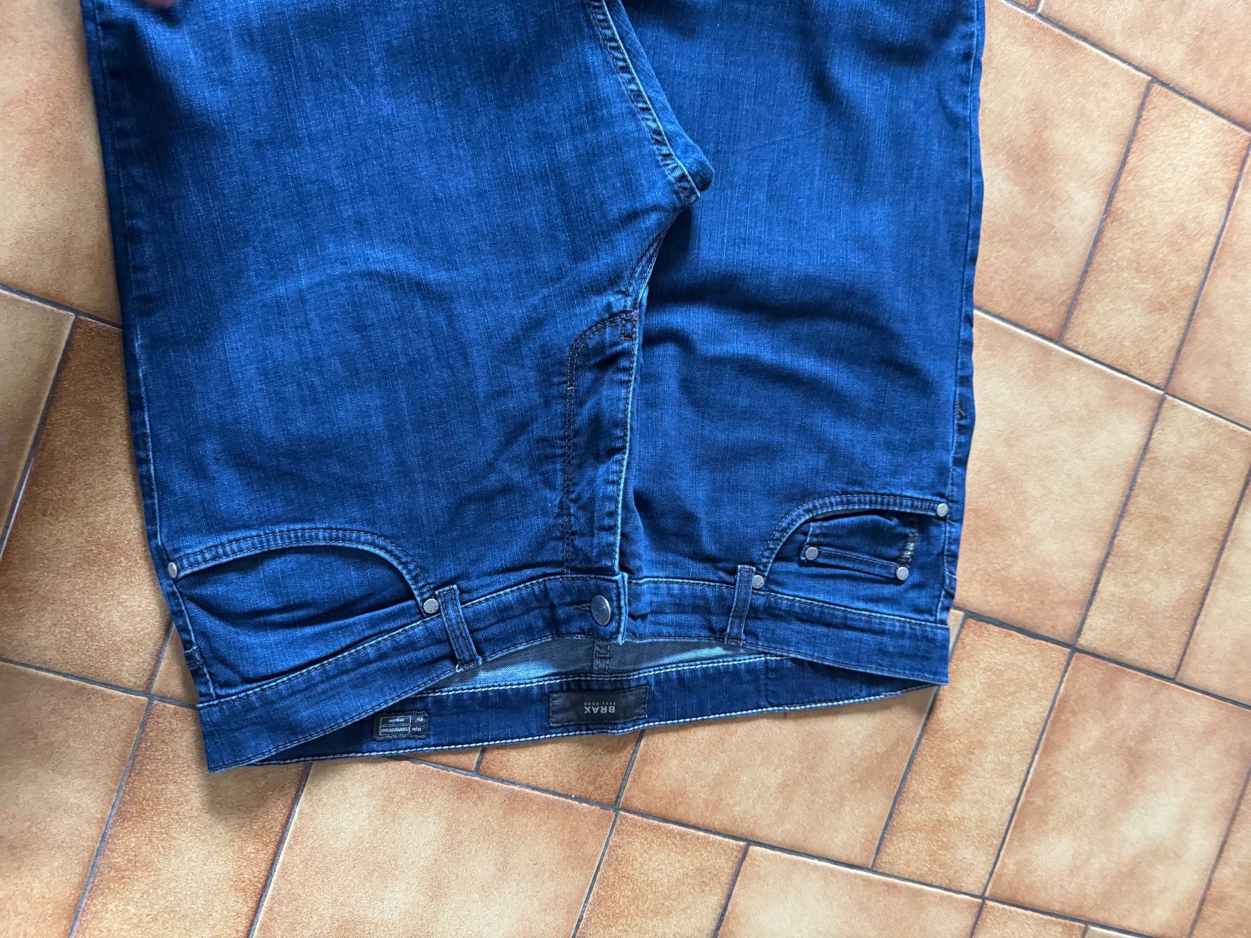 Jeans: Pantalon Cooper denim Posé à plas 50 cm – Usato da Veyrier venduto da Kimedovapa_1 1