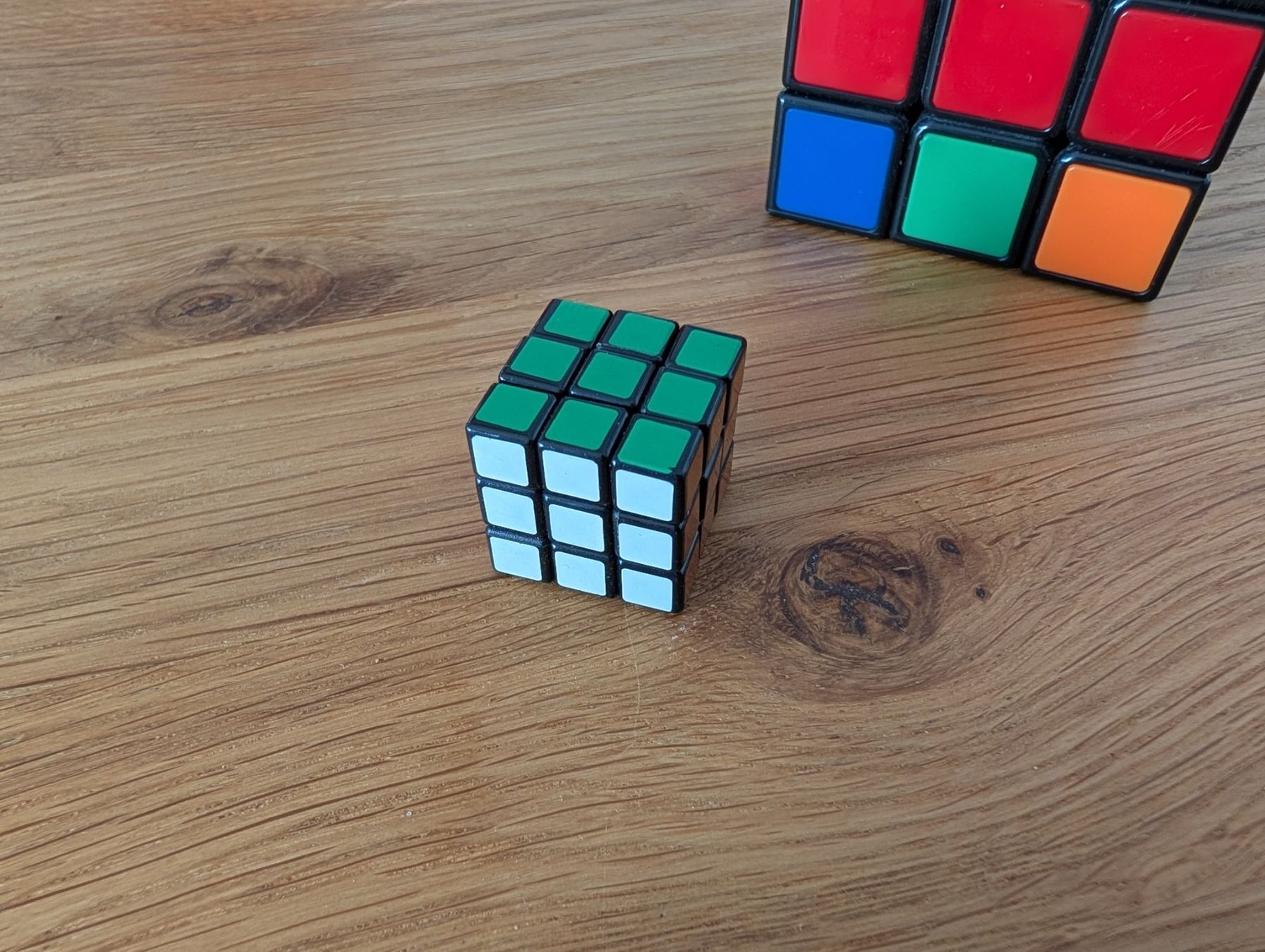 Giocattoli: Grosser und kleiner Rubiks-Cube – Usato da Hochdorf venduto da mario.rimann 2