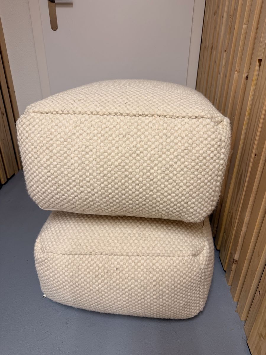 Hocker: 2x Pouf / Sitzhocker in Creme – Gebraucht aus Zürich von salomejeannette 3