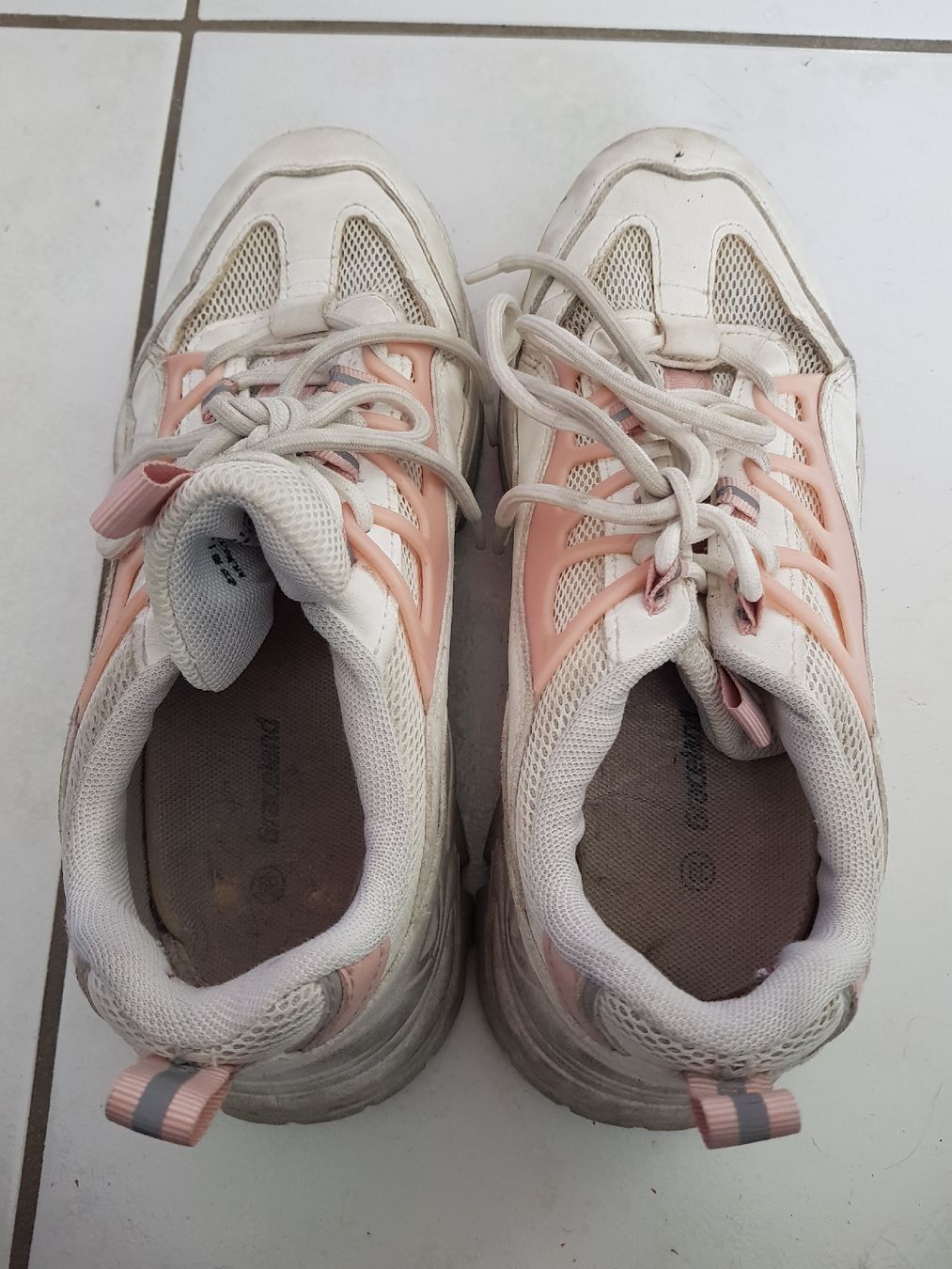 Damenschuhe: basket – Gebraucht aus Hermance von Triplebizzo