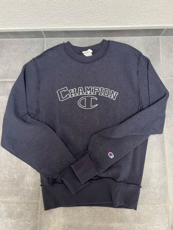 NEU: Champion Pullover Dunkelblau Size Small