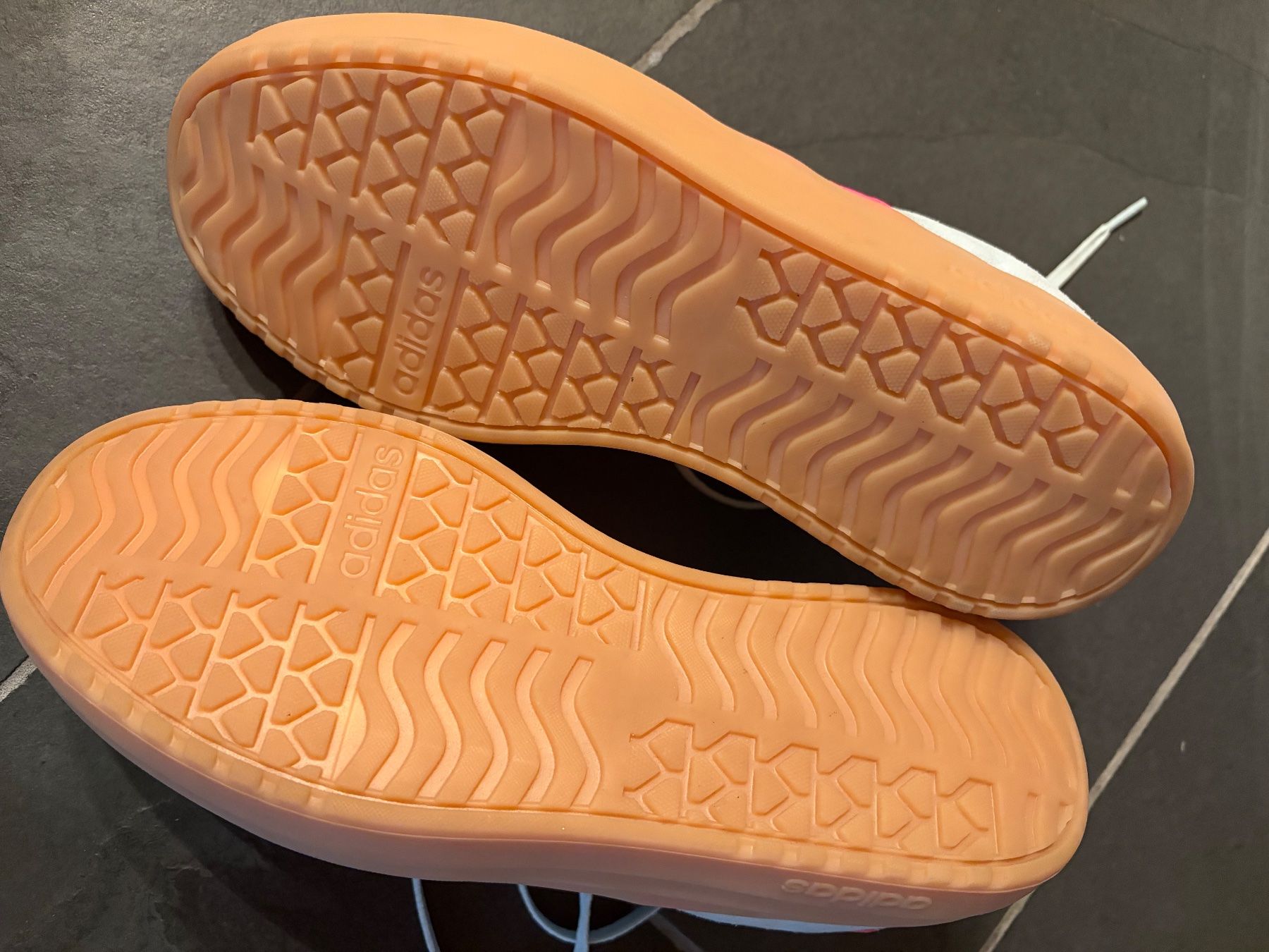 Adidas Scarpe da donna: Adidas Schuhe Grösse 40 – Usato da Aarau Rohr venduto da cor_7tl9 2