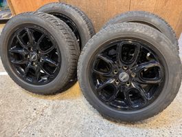 Mini Alufelgen 7Jx16 mit Winterpneus Pirelli 205/55 R16