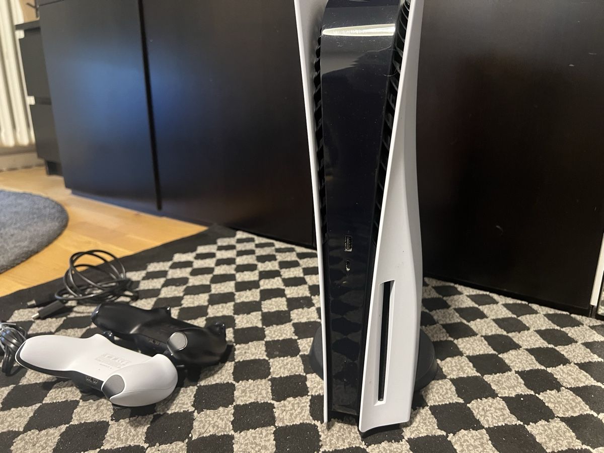 Sony Konsolen: PlayStation 5 . PS5 – Gebraucht aus Zürich von admiraal7