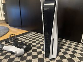 PlayStation 5 . PS5