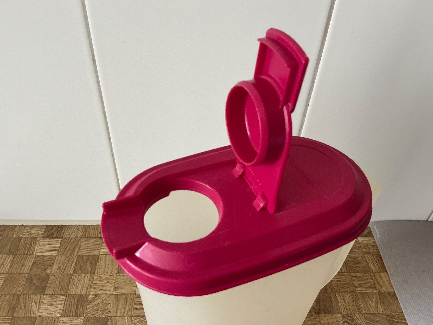 Tupperware Contenitori & Simili: Tupperware, grosser Krug – Usato da Birmensdorf ZH venduto da Hilhan 1
