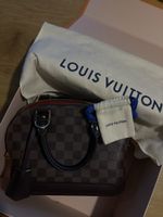 Louis Vuitton Alma BB Damier Ebene Tasche mit Zubehör
