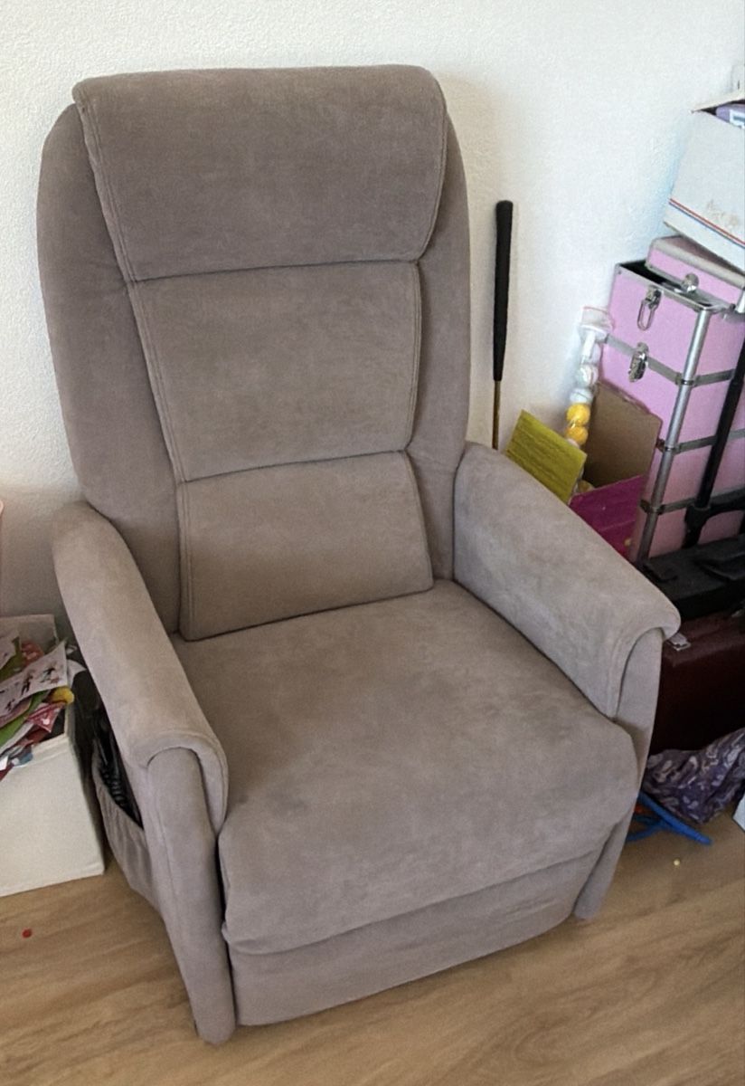 Poltrone: Sessel elektrisch  – Usato da Büetigen venduto da Bassist8