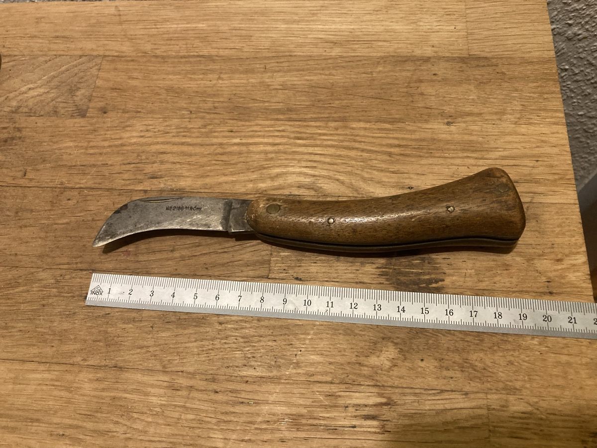 Posate: ANTIKE REBENMESSER GÄRTNERMESSER MESSER KLAPPMESSER – Usato da Bottmingen venduto da Surubi 2