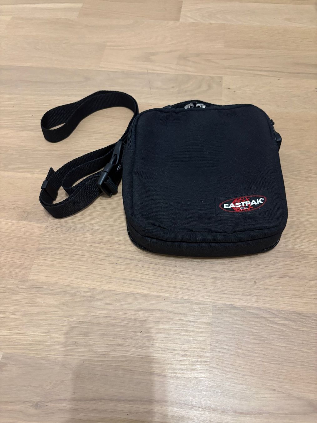 Eastpak Borse: Eastpak Umhängetasche – Nuovo (secondo la descrizione) da Dornach venduto da Hofleur