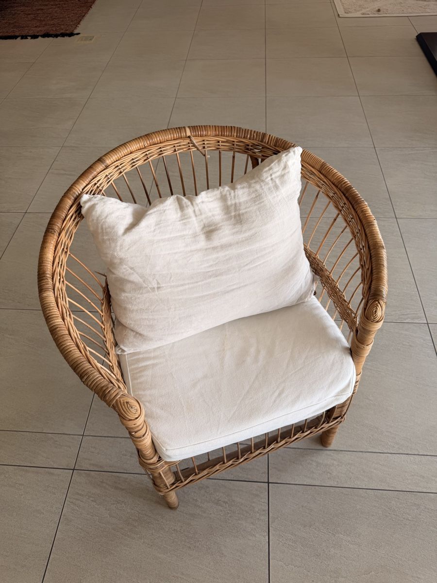 Set di tavolo e panche: Set mit 6 Esszimmerstuhle Rattan – Usato da Biberstein venduto da Kristina.shaq 1