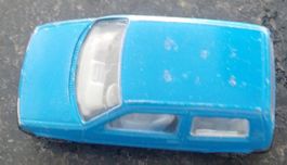 Auto Bburago Fiat Cinquecento 1/43 blau linkes Rad klemmt