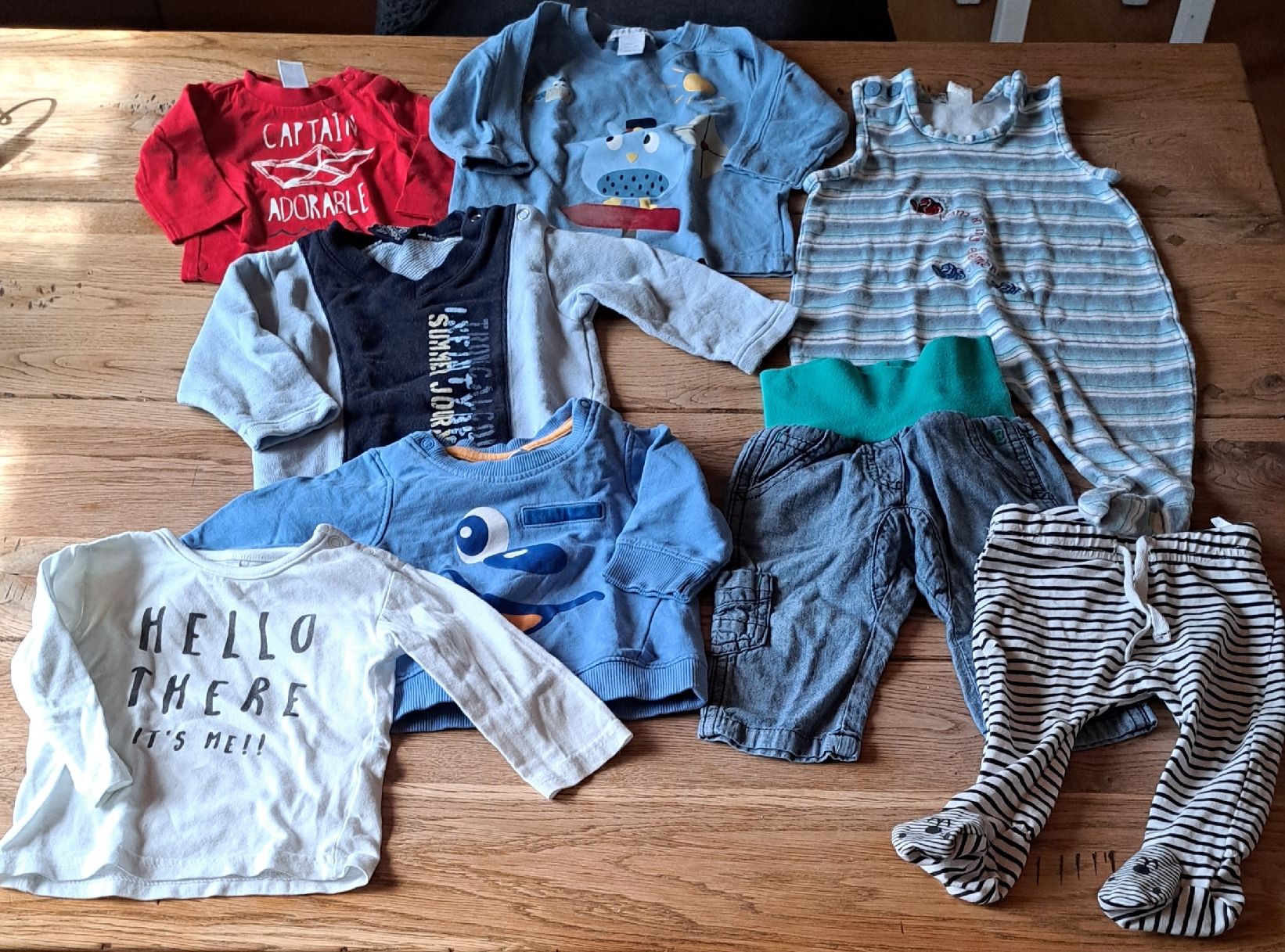 Lotti & Set di vestiti: Kleiderpaket Jungen Grösse 56/62 – Usato da Näfels venduto da Boldogan 1