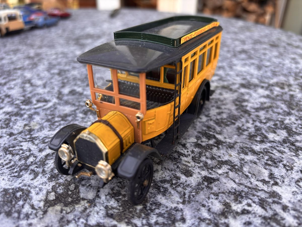 Modellini d'auto: Antiker Oldtimer Bus, Modellauto – Usato da Bern venduto da justbetter 1