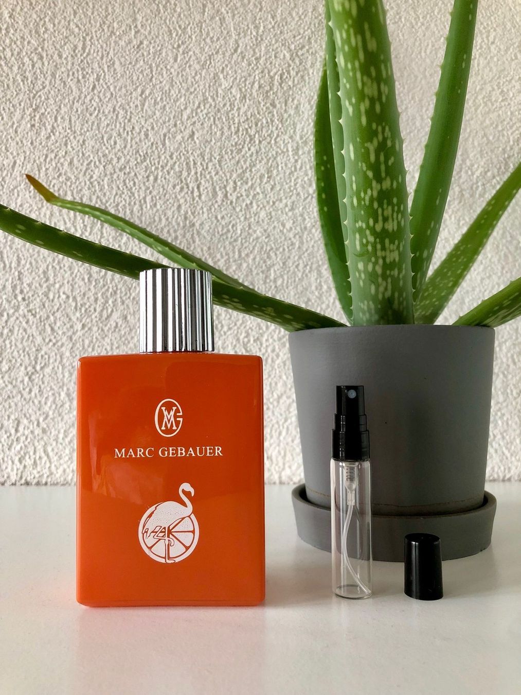 Profumi & Eau de Toilette: Marc Gebauer Orange Flamingo Extrait 5ml Abfüllung – Nuovo (secondo la descrizione) da St. Gallen venduto da Marcus1996