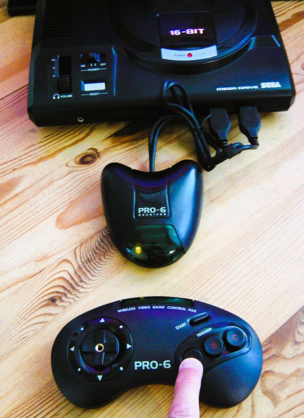 Controller: Wireless Controllers/manettes PRO-6 pour MEGA DRIVE I/II – Usato da Onex venduto da Jaguar1986 4