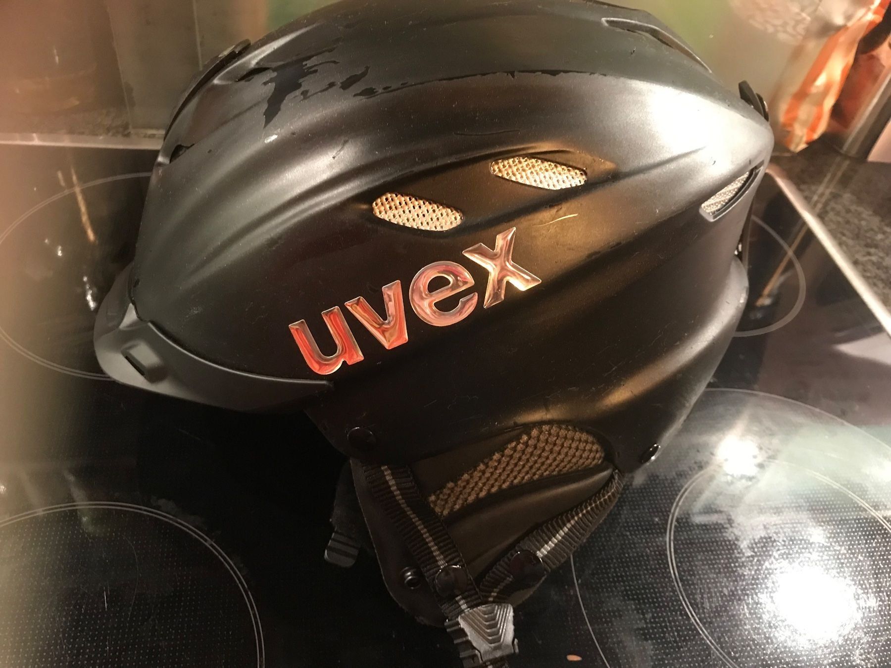 Uvex Caschi: Uvex Skihelm schwarz M – Usato da Bergdietikon venduto da antovale 4