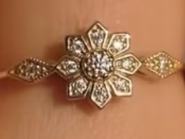 Jolie bague  vintage plaquée or jaune 57. sertie brillants l