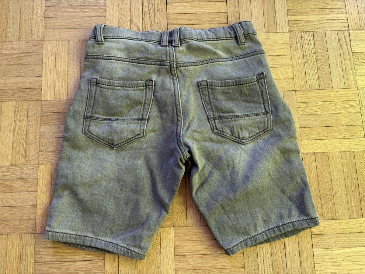 Hosen: Kurze Jeanshose Gr. 152 – Gebraucht aus Wettingen von _Nordliechtli_ 1