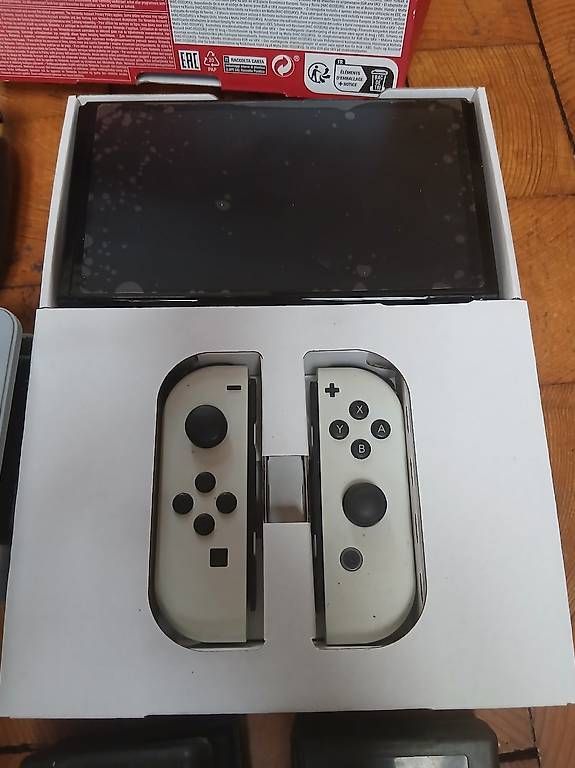Nintendo Console: Nintendo switch OLED – Nuovo (secondo la descrizione) da Locarno venduto da sch_r2rh