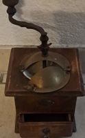 Antike Kaffeemühle aus Holz, Handmühle, Sammlerstück