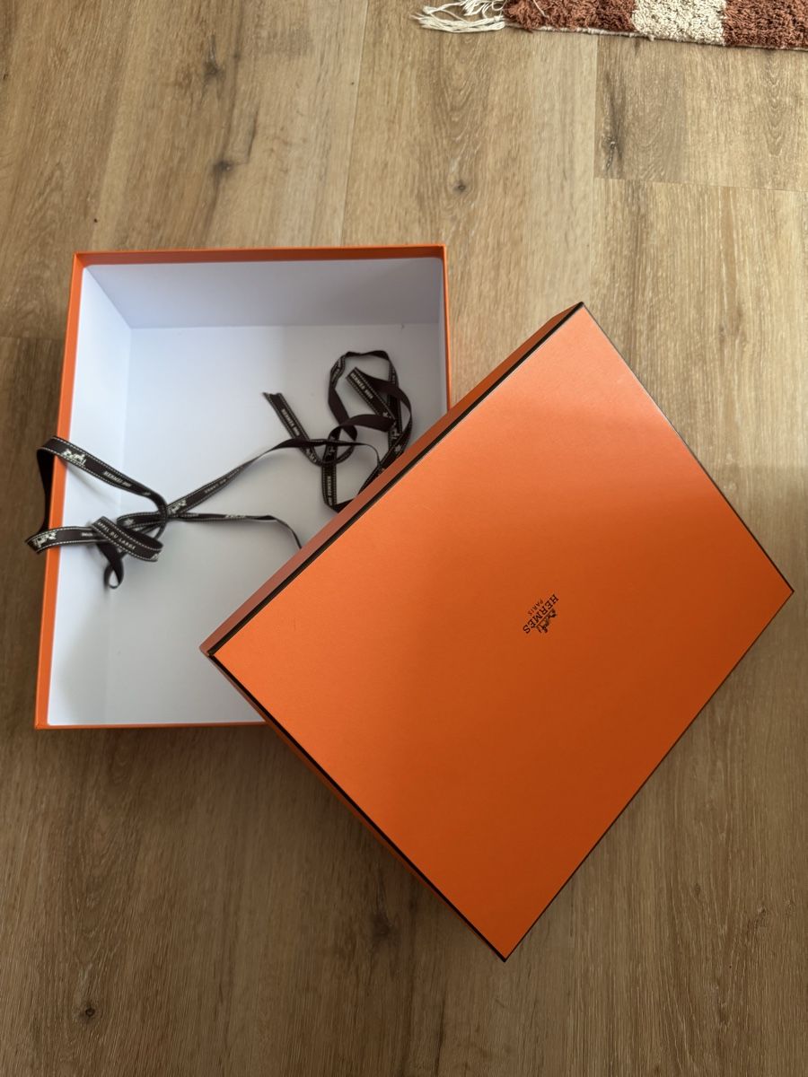 Hermès Altro in Decorazioni & Accessori: Hermes Sandalen box – Nuovo (secondo la descrizione) da Hergiswil NW venduto da DSU07