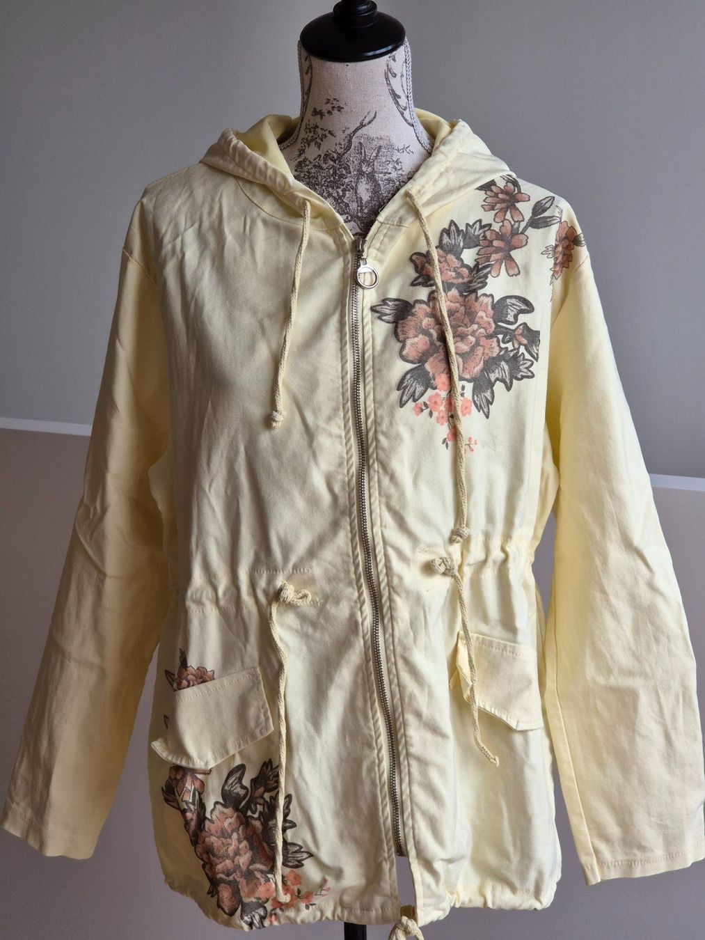 Vestes: Damen Parka hellgelb mit Kranichprint onesize – D'occasion à Spiegel b. Bern par brand06