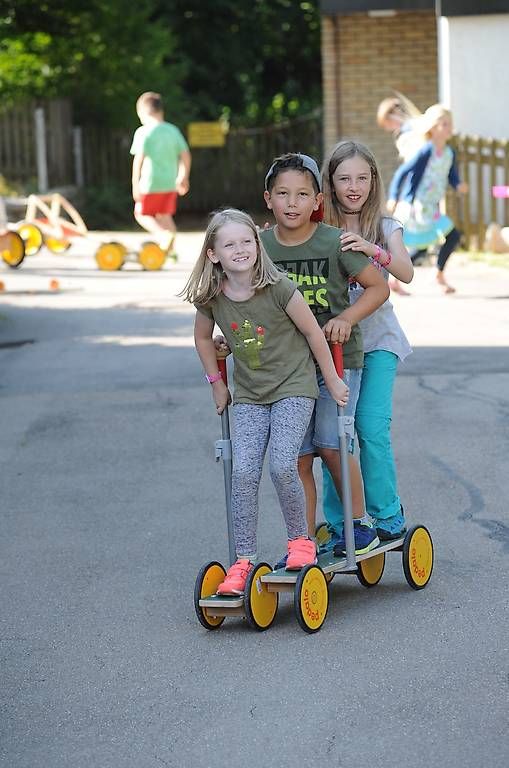 Veicoli per bambini: Pedalo Family – Usato da Hergiswil LU venduto da Stewafitness 2
