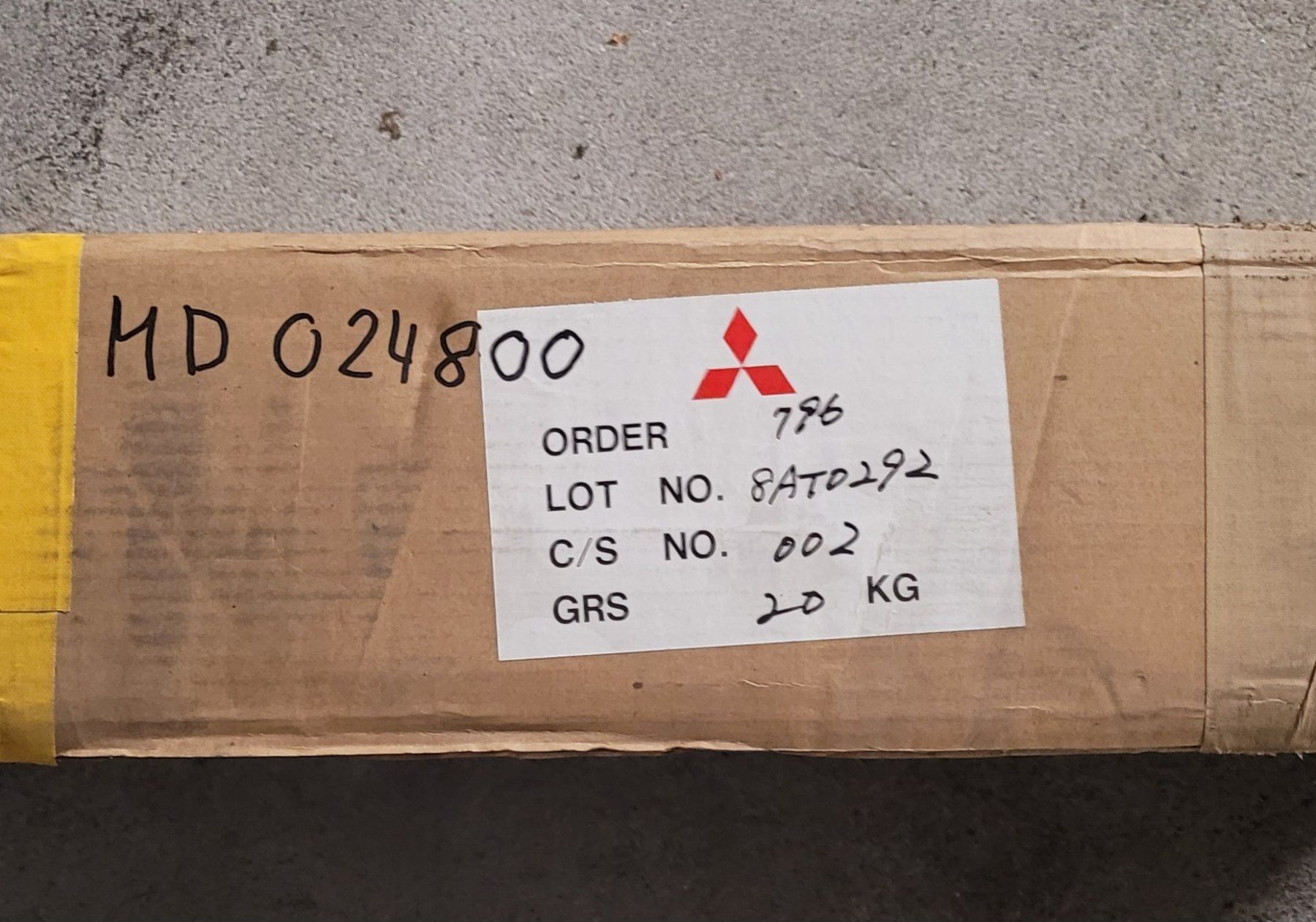 Mitsubishi Tutti i ricambio: Kurbelwelle Mitsubishi Canter – Nuovo e nell'imballaggio originale da Lufingen venduto da parabolica 1