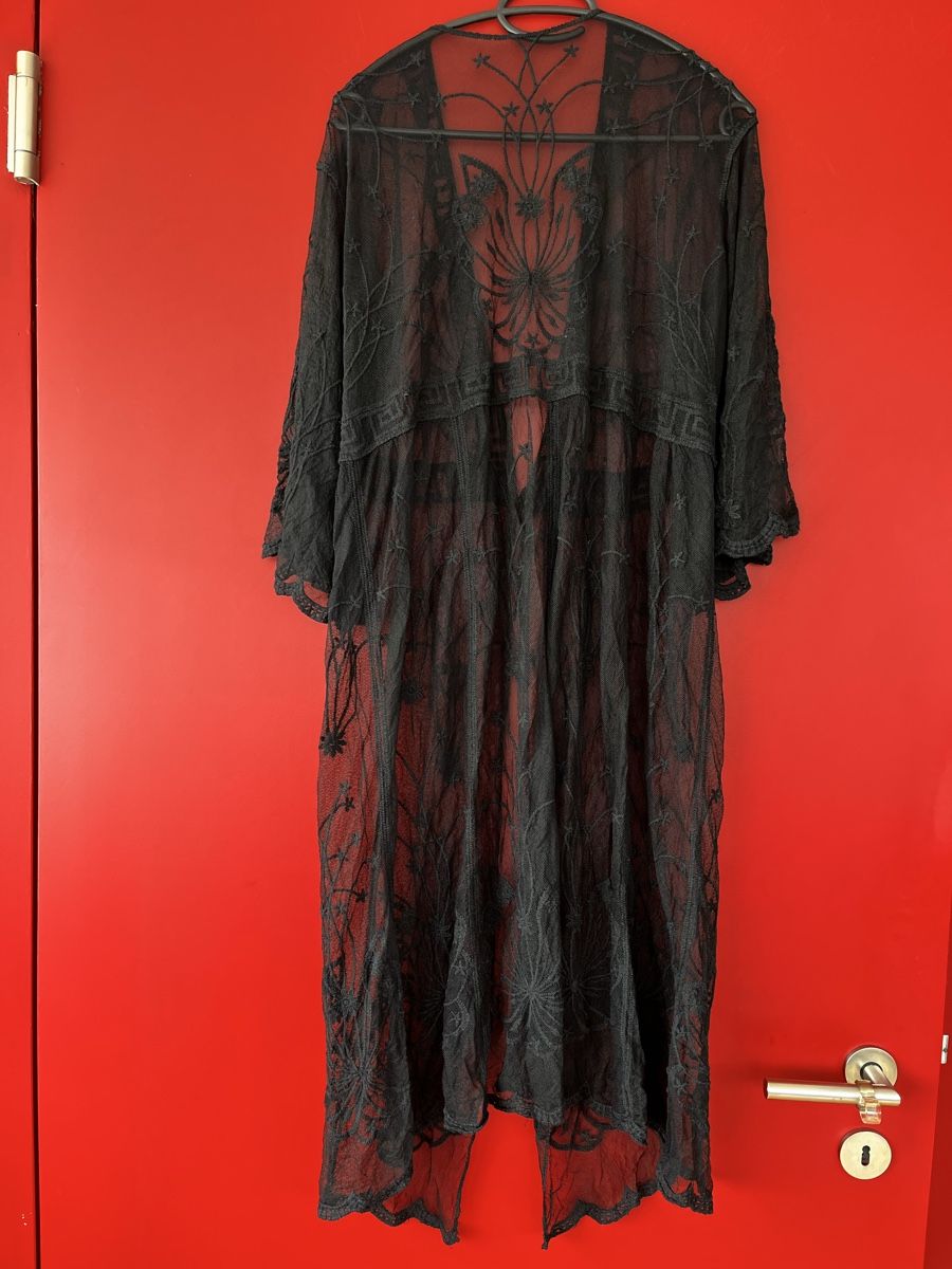 Arte internazionale: Kimono de plage noir en dentelle – Usato da Romont FR venduto da cat_j6ww 1