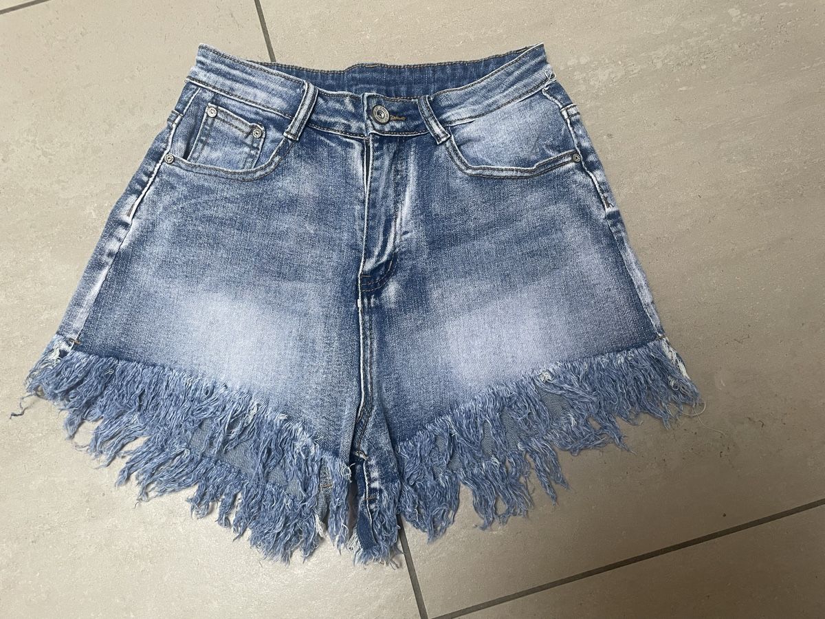 Jeans: Elastische Bohoshorts – Neu (gemäss Beschreibung) aus Sigriswil von ck56