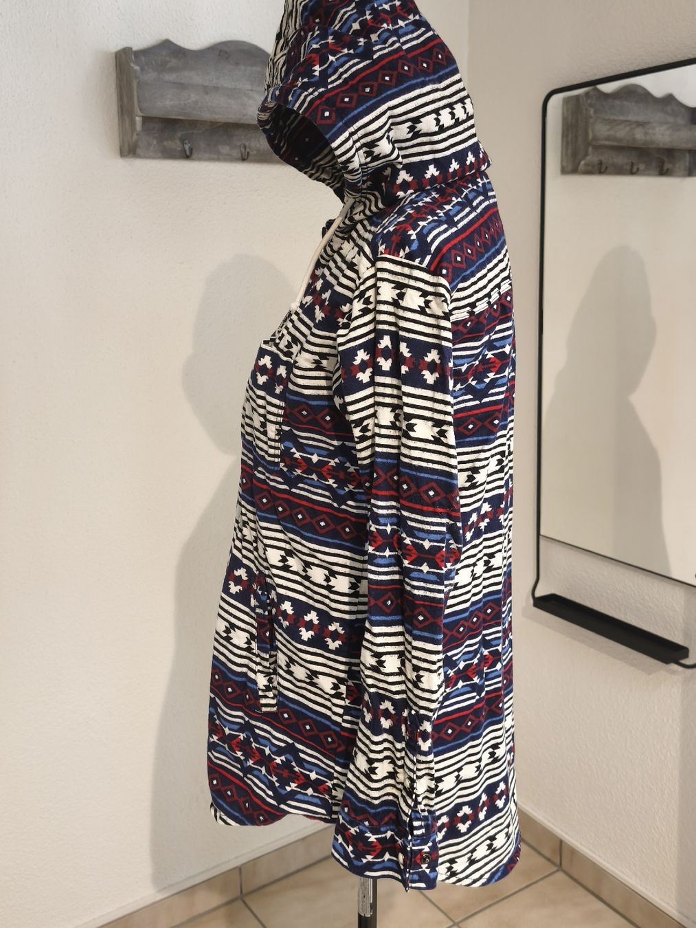 H&M Jacken: DIVIDED H&M Kapuzenpullover Gr. 34/ XS Ethno-Muster – Neu (gemäss Beschreibung) aus Emmetten von SecondhandSiska 1