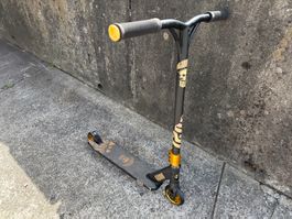 Stunt Scooter schwarz gold gebraucht mit neuen Rädern
