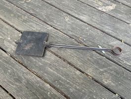 Fer à bricelets ancien / canton de Vaud / DEFECTUEUX