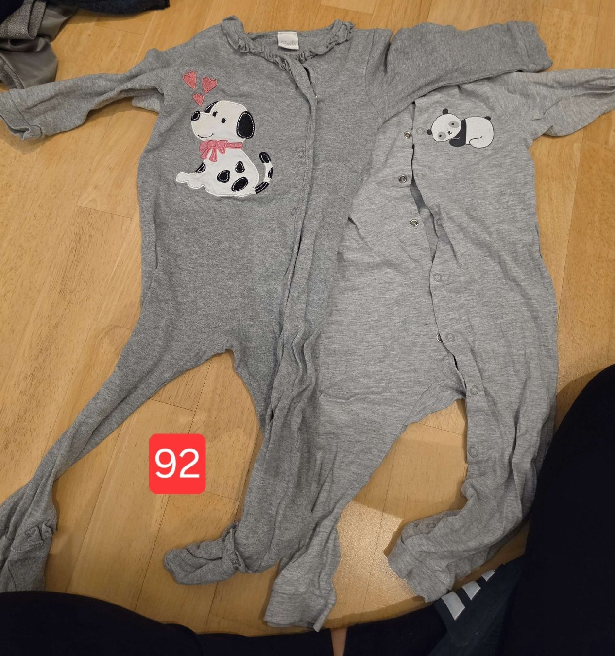 Lotti di vestiti: 92 // 2 Strampler Set  – Usato da Fislisbach venduto da Andreafa