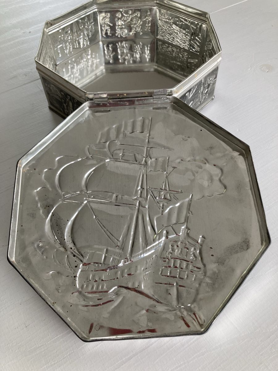 Tutte le decorazioni: Blechdose Silber 8eck – Usato da Kesswil venduto da Branca-01 1