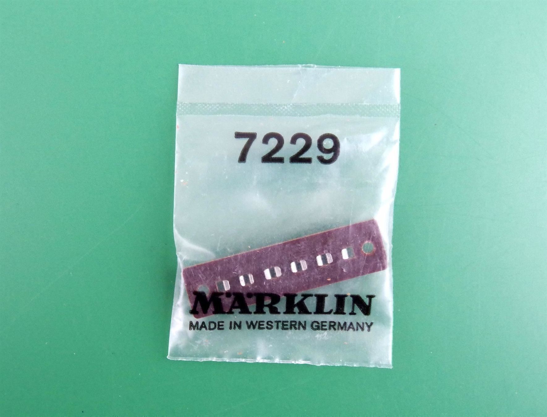 Märklin Modellini di ferrovie: Märklin H0 7229 Verbindungsplatte – Nuovo e nell'imballaggio originale da Frauenfeld venduto da Danielpwiedmer 1