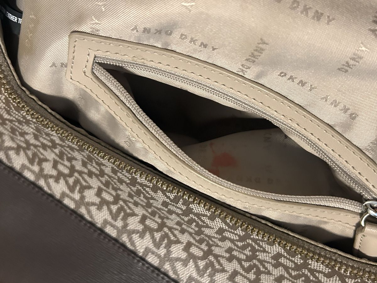 DKNY Zaini: DKNY Rucksack Handtasche, braun, Canvas – Usato da Nebikon venduto da icon.vintage 8